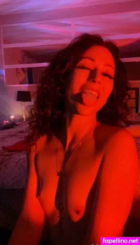 Naughty Nadia OnlyFans Thumbnail #s0M5dvVL9O