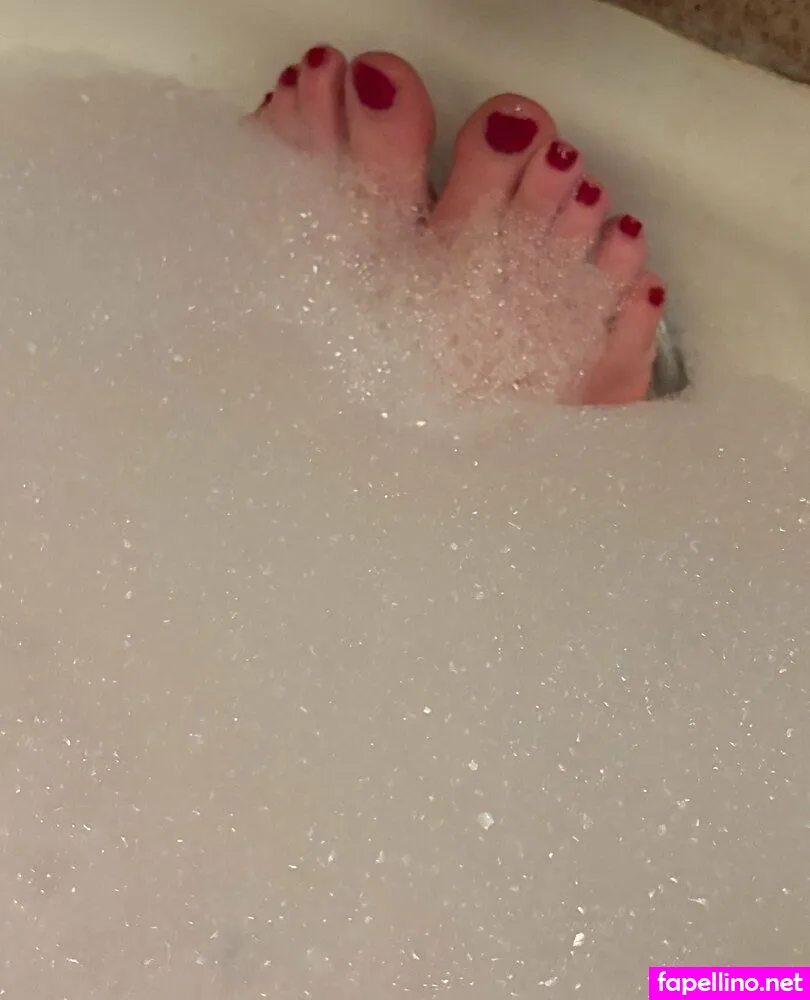 naughtyhousewife4fun Nude Leaked OnlyFans Photo #73jd9tR7sU