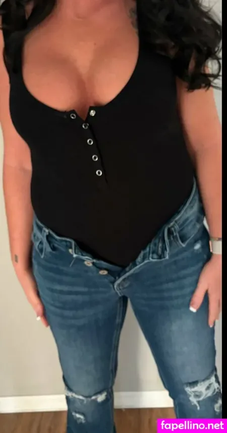 Naughtyhousewife4fun OnlyFans Thumbnail #kCUwgO4Wa6