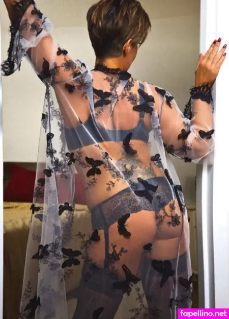 Naughtyhousewifesapora OnlyFans Thumbnail #CfD3jfNOJe