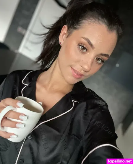 Naughtylittleluna OnlyFans Thumbnail #1GZNfqcHDM