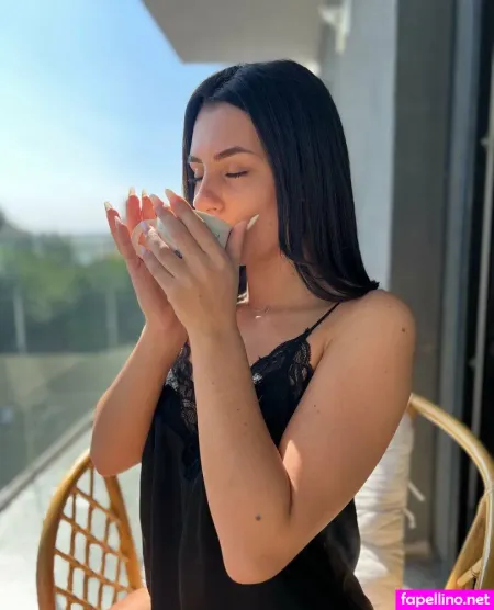 Naughtylittleluna OnlyFans Thumbnail #QACuatc8MQ