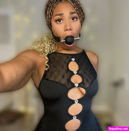 Naughtymalia OnlyFans Thumbnail #F0X0S9CeoQ