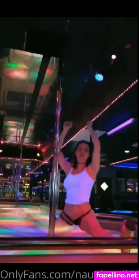 Naughtynikkishouse OnlyFans Thumbnail #4HeEle54Hq