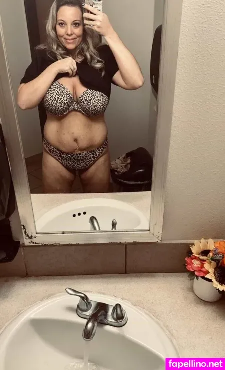 Naughtynursetx OnlyFans Thumbnail #b5dfypETEk