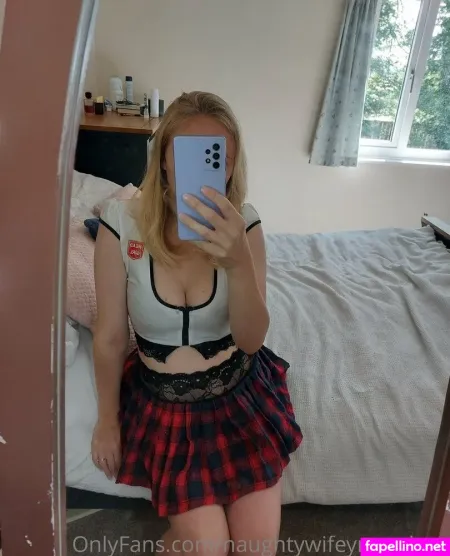 Naughtywifeynextdoor OnlyFans Thumbnail #LKfzSPKPye