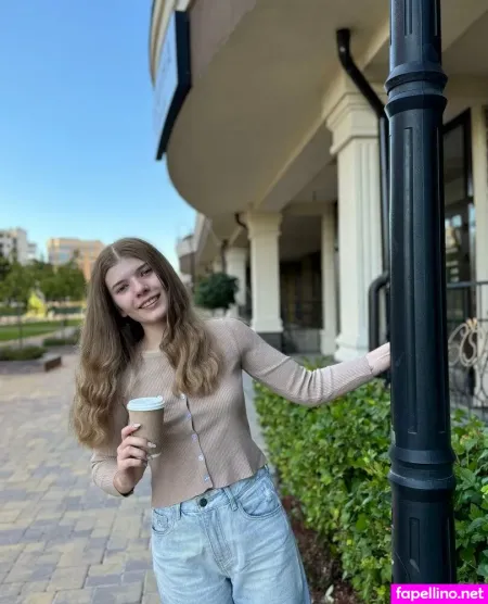 Naughtyy Ellie OnlyFans Thumbnail #R1uUEHFvnS