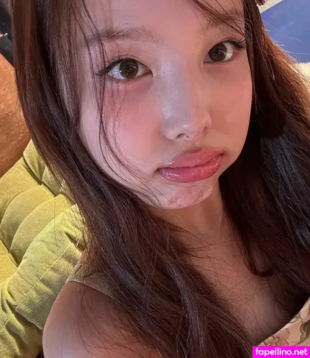 Nayeon OnlyFans Thumbnail #QYg5De4xLb