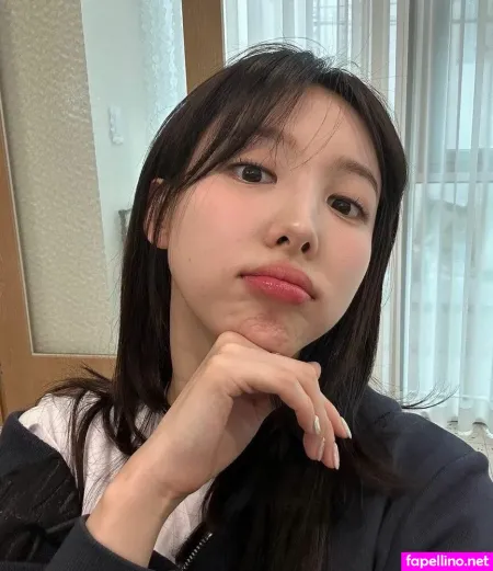 Nayeon Main Profile Photo