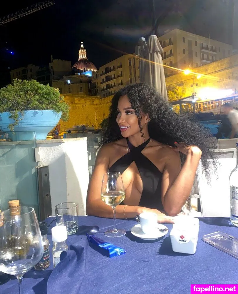 nayla.mencia Nude Leaked OnlyFans Photo #R9qVM2RZfA