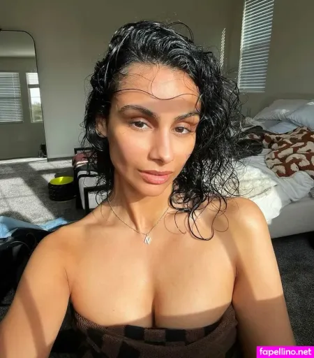 Nazanin Mandin Main Profile Photo
