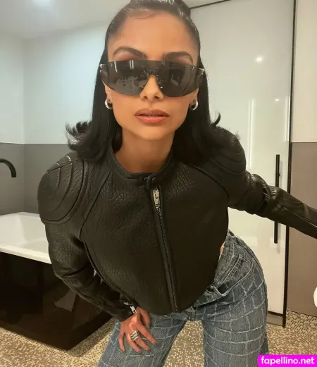 Nazanin Mandin OnlyFans Thumbnail #L6Qr5dnlue