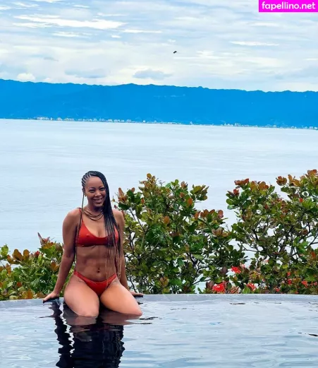 Negra Li OnlyFans Thumbnail #uXNXI8E9UE