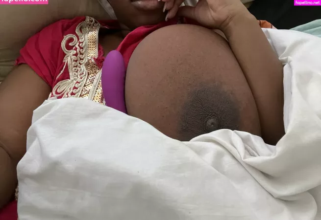 Negras Peitudas 1 OnlyFans Thumbnail #qTyE2Y9FtV
