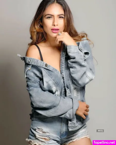 Neha Malik OnlyFans Thumbnail #kKAS6XNVif