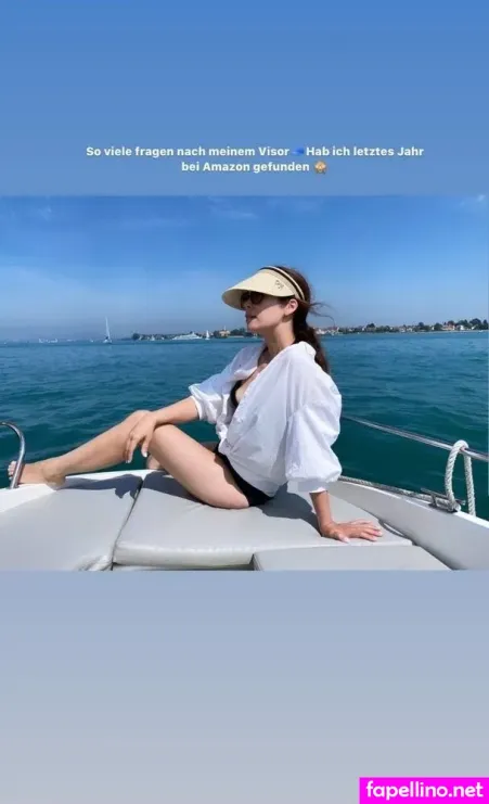 Nela Lee OnlyFans Thumbnail #b7JGCaAL4y