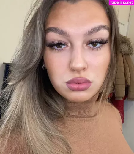 Nell H OnlyFans Thumbnail #ytro3Lw2fn