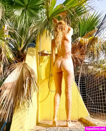 Nell Thefox Main Profile Photo