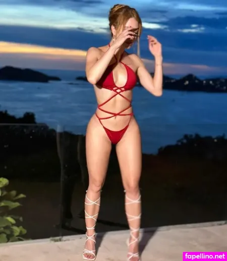 Nelly Burguette OnlyFans Thumbnail #LdD00f8k37