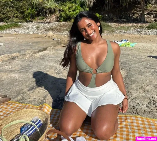 Nelly Samarasekera OnlyFans Thumbnail #hC4JsWSEYT