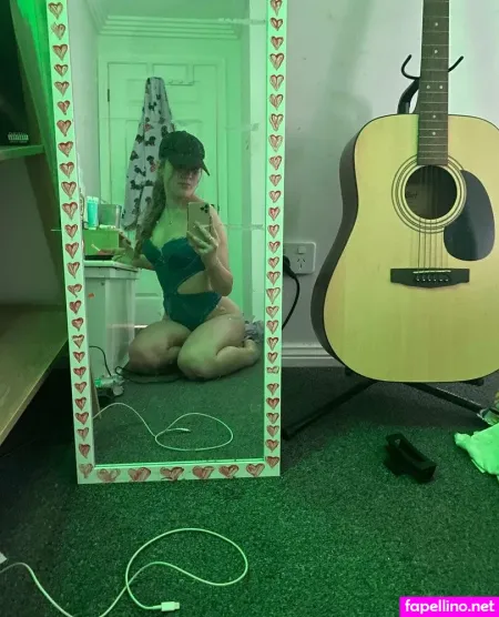 Nenethebrunette OnlyFans Thumbnail #ikxbZ2jpym