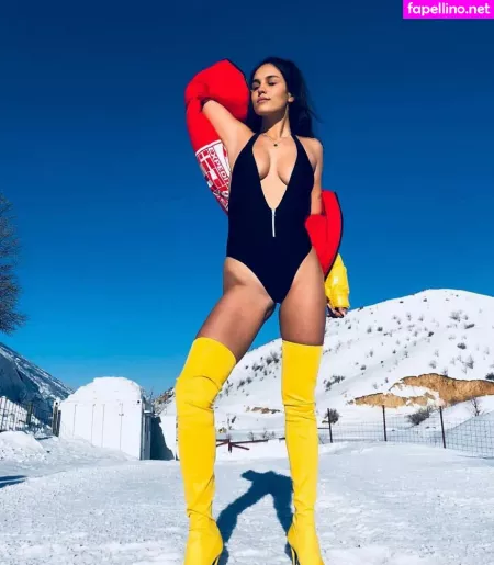 Neomi Attal OnlyFans Thumbnail #96CW7IOwyx