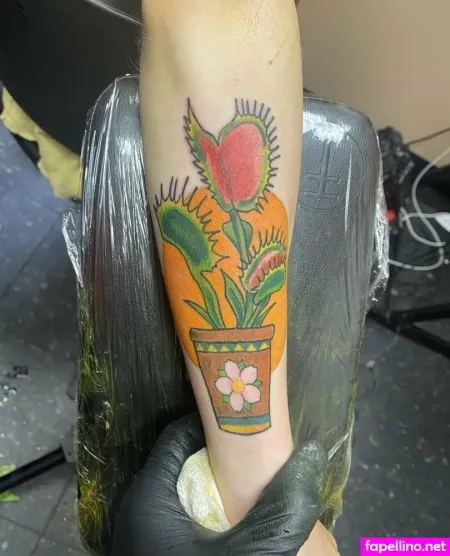 Neonalice333 1 OnlyFans Thumbnail #8P1CAgnaSD