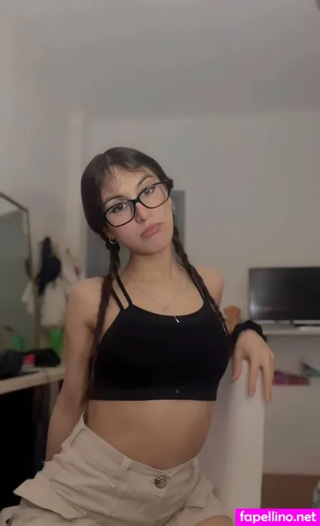 Nerdy Evelyn Main Profile Photo