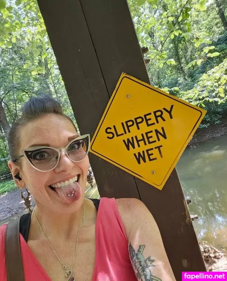 Nerdyrockerchick OnlyFans Thumbnail #3GCfAjupus