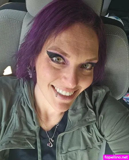 Nerdyrockerchick OnlyFans Thumbnail #AA7kT9sGIX
