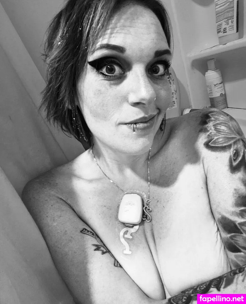 nerdyrockerchick Nude Leaked OnlyFans Photo #AXHEe0E6nj