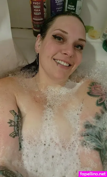 Nerdyrockerchick OnlyFans Thumbnail #Khc2PUgpl2