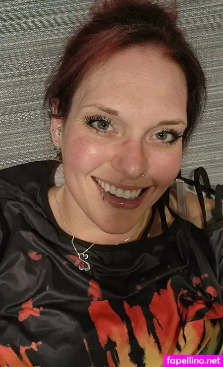 Nerdyrockerchick OnlyFans Thumbnail #Y615BQzNd9