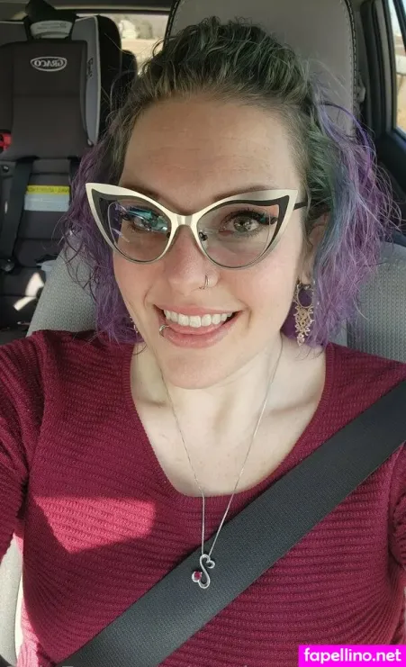 Nerdyrockerchick OnlyFans Thumbnail #gYCmhOZSWo