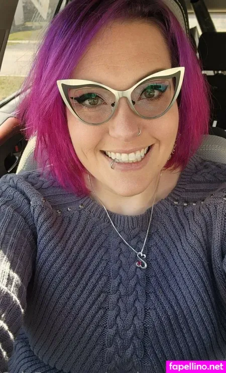 Nerdyrockerchick OnlyFans Thumbnail #qQmi4XvawY