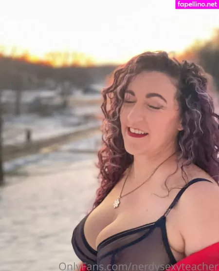 Nerdysexyteacher OnlyFans Thumbnail #K1Wl6oZypf