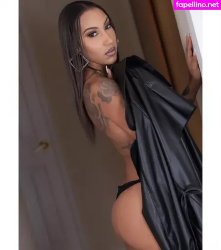 Nessieblaze OnlyFans Thumbnail #4YqgR5jyUV
