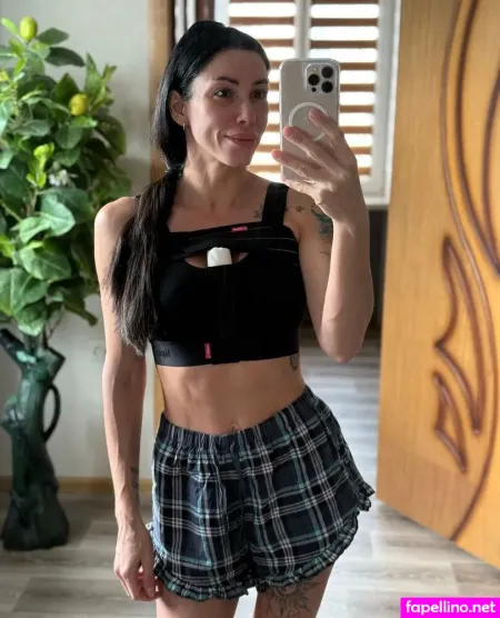 Next Door Mommy OnlyFans Thumbnail #CddgroDrZQ