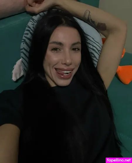 Next Door Mommy OnlyFans Thumbnail #MgeLu6WDmd