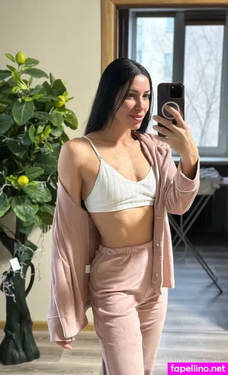 Next Door Mommy OnlyFans Thumbnail #QKlPrPxTJJ