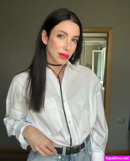 Next Door Mommy OnlyFans Thumbnail #YS8GjqWD5V