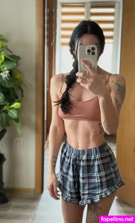 Next Door Mommy OnlyFans Thumbnail #z4MYkBuuUi
