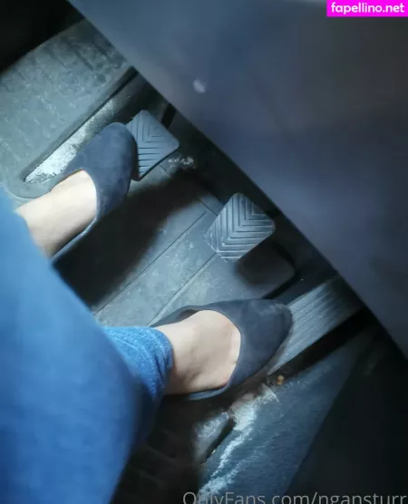 Ngansturr OnlyFans Thumbnail #wWIU4Dogz6