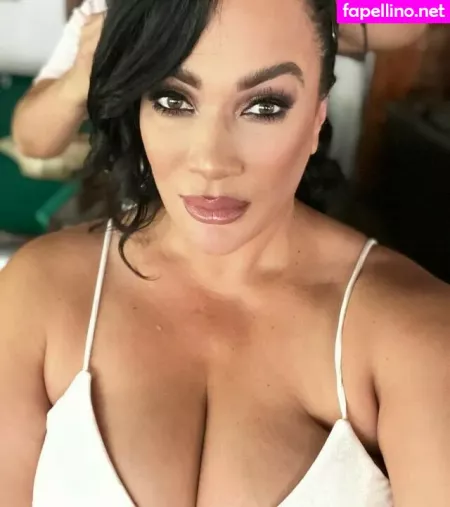 Nia Jax Lina Fanene OnlyFans Thumbnail #FfFomyUHk9