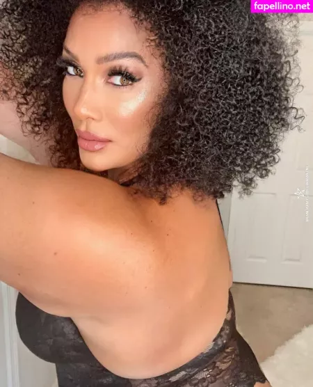 Nia Jax OnlyFans Thumbnail #Kel1Yih03l