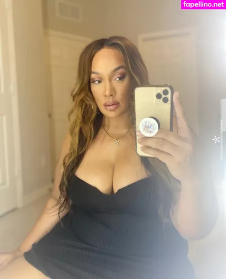 Nia Jax OnlyFans Thumbnail #vl8TxUcQTf