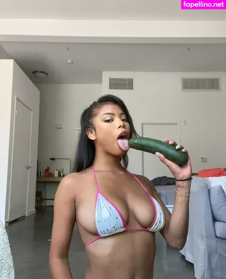 Nia Nacci OnlyFans Thumbnail #uXuPHTFAgL