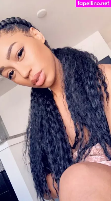 Nia Simone OnlyFans Thumbnail #PE9Z7rU8AJ