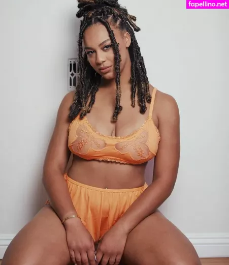 Nia Sioux OnlyFans Thumbnail #8pXDDHiB8Q