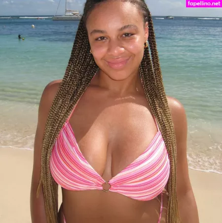Nia Sioux OnlyFans Thumbnail #GgVpErv9gi